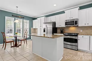 8080 Crater Lake Dr, Fort Mill, SC 29707 - Photo 3