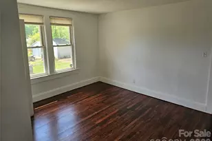 406 26th St SW, Hickory, NC 28602 - Photo 5