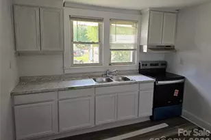 406 26th St SW, Hickory, NC 28602 - Photo 3