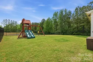 8105 Rolling Wheels Rd, Charlotte, NC 28215 - Photo 35