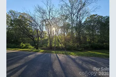 8th Avenue Drive NW, Hickory, NC 28601 - Photo 3