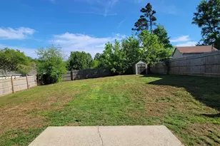 3716 Capps Hill Dr, Charlotte, NC 28216 - Photo 11