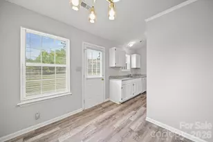 3716 Capps Hill Dr, Charlotte, NC 28216 - Photo 11