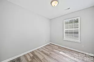 3716 Capps Hill Dr, Charlotte, NC 28216 - Photo 17