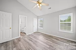 3716 Capps Hill Dr, Charlotte, NC 28216 - Photo 15