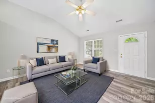 3716 Capps Hill Dr, Charlotte, NC 28216 - Photo 5