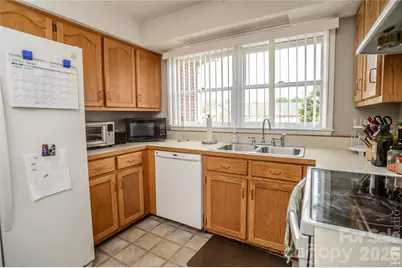 5146 Olde School Drive, Hickory, NC 28602 - Photo 7