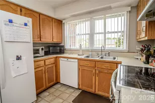 5146 Olde School Dr, Hickory, NC 28602 - Photo 7