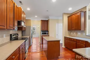 9903 Southampton Commons Dr, Charlotte, NC 28277 - Photo 5