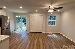 6211 Spanish Oak Rd, Charlotte, NC 28227 - Photo 5