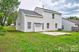 1938 Sunset Village Dr, Charlotte, NC 28216 - Photo 3