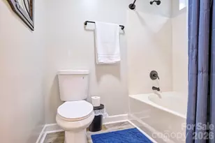 1938 Sunset Village Dr, Charlotte, NC 28216 - Photo 19
