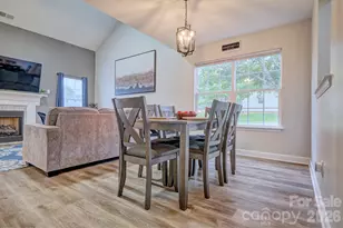1938 Sunset Village Dr, Charlotte, NC 28216 - Photo 9