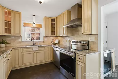 620 Shawnee Drive, Charlotte, NC 28209 - Photo 7