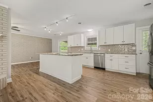 2330 18th St NE, Hickory, NC 28601 - Photo 5