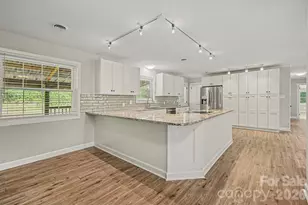 2330 18th St NE, Hickory, NC 28601 - Photo 7