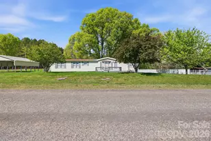 1235 Cheyenne Oaks Dr, Claremont, NC 28610 - Photo 3