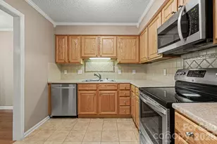 1051 Churchill Downs Ct, Charlotte, NC 28211 - Photo 5