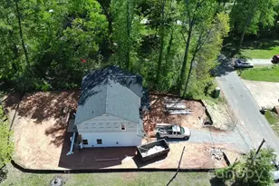 1915 Dove Dr, Charlotte, NC 28214 - Photo 5