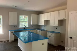 1915 Dove Dr, Charlotte, NC 28214 - Photo 3