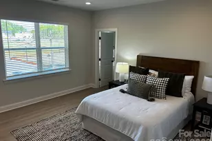 1915 Dove Dr, Charlotte, NC 28214 - Photo 15