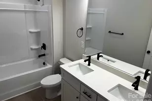 1915 Dove Dr, Charlotte, NC 28214 - Photo 15