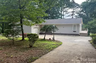 18 Olde Duffers Dr, Nebo, NC 28761 - Photo 1