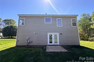 6032 Briggs Dr, Charlotte, NC 28269 - Photo 5