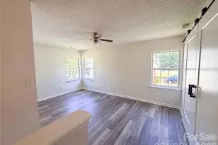 6032 Briggs Dr, Charlotte, NC 28269 - Photo 9