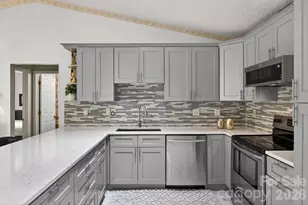 1370 Julius Dr, Salisbury, NC 28147 - Photo 3