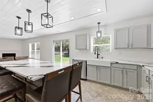 3902 Larkhaven Village Dr, Charlotte, NC 28215 - Photo 17