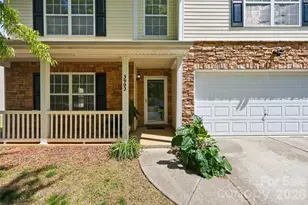3902 Larkhaven Village Dr, Charlotte, NC 28215 - Photo 3