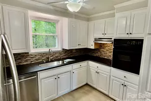 2730 4th St Pl NW, Hickory, NC 28601 - Photo 9