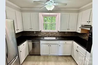 2730 Fourth Street Place NW, Hickory, NC 28601 - Photo 11