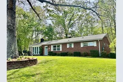 2730 Fourth Street Place NW, Hickory, NC 28601 - Photo 3