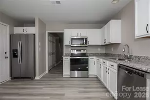 911 Grass Hollow Ct, Charlotte, NC 28216 - Photo 3