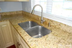 9205 Bellegarde Dr, Charlotte, NC 28277 - Photo 7