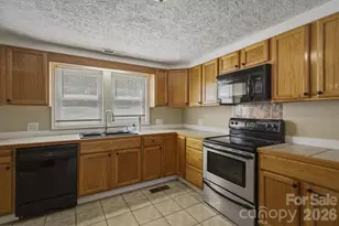 2566 Andrews Cir, Lenoir, NC 28645 - Photo 17