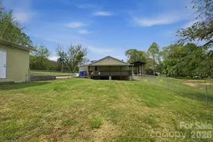 2566 Andrews Cir, Lenoir, NC 28645 - Photo 7