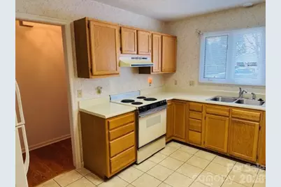 208 Dartcrest Drive, Hendersonville, NC 28792 - Photo 7