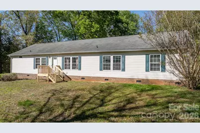3634 Hillview Drive NE, Conover, NC 28613 - Photo 3