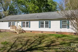 3634 Hillview Dr NE, Conover, NC 28613 - Photo 3