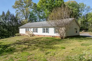 3634 Hillview Dr NE, Conover, NC 28613 - Photo 37