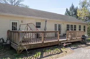 3634 Hillview Dr NE, Conover, NC 28613 - Photo 7