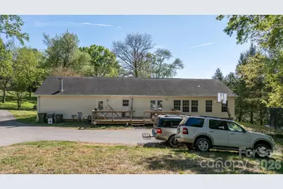 3634 Hillview Drive NE, Conover, NC 28613 - Photo 9