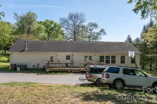 3634 Hillview Dr NE, Conover, NC 28613 - Photo 9