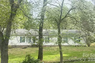 3634 Hillview Dr NE, Conover, NC 28613 - Photo 5
