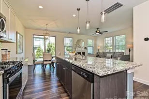 9238 Glenburn Ln, Charlotte, NC 28278 - Photo 7