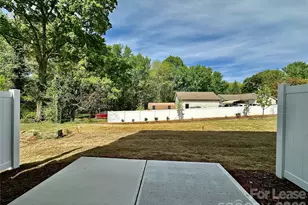 8038 Sinnet Pl, Charlotte, NC 28269 - Photo 3