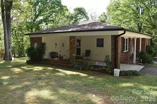 217 Redwood Ln, Lincolnton, NC 28092 - Photo 3